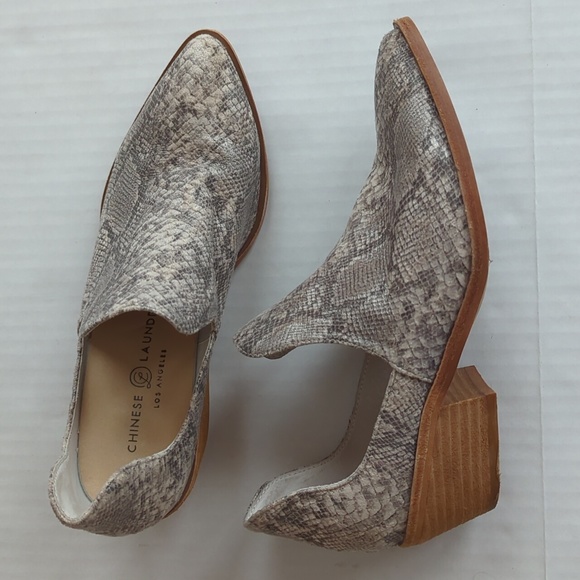 Chinese Laundry Snakeskin Print Western Heeled Booties 7 Gray Silver Metallic - Picture 12 of 16